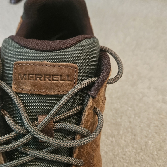 Hiking shoes main image 4